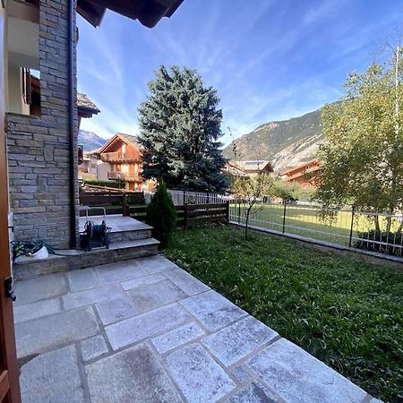 Incantevole Appartamento Con Giardino - Garage Privato E Free Wifi أولكس المظهر الخارجي الصورة