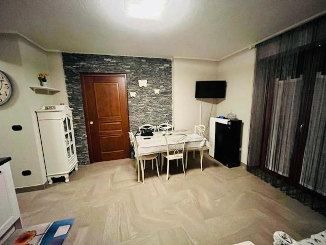 Incantevole Appartamento Con Giardino - Garage Privato E Free Wifi أولكس المظهر الخارجي الصورة